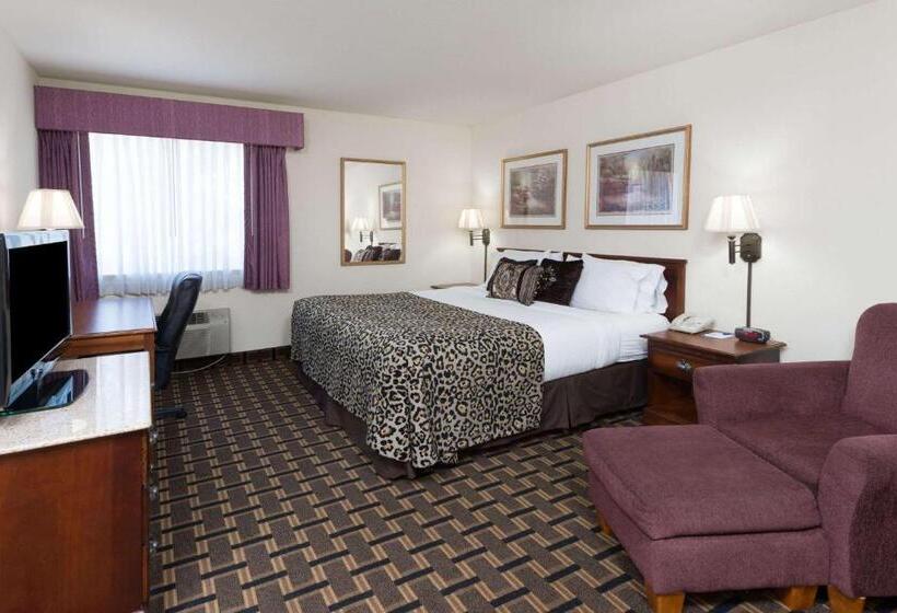 فندق Baymont By Wyndham Osage Beach