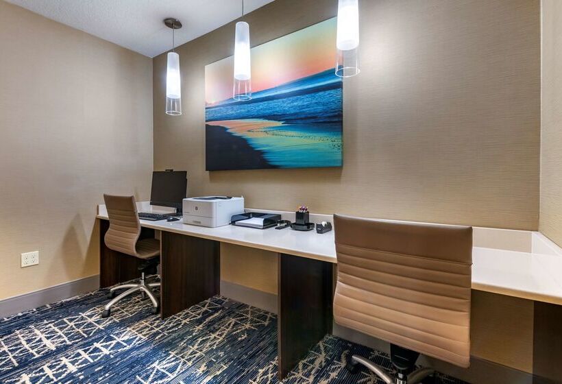 ホテル Best Western Plus Orlando East Ucf Area