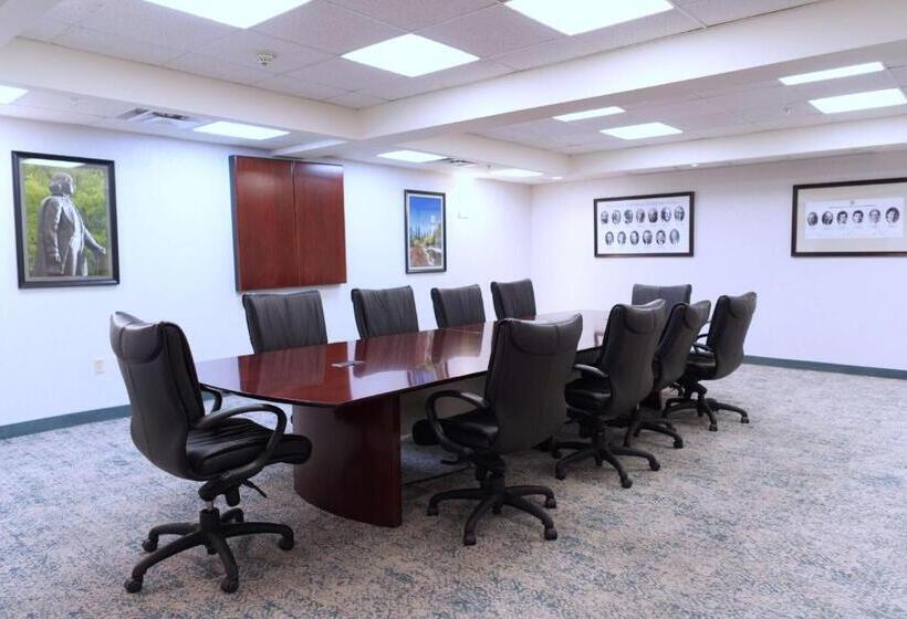 בית מלון כפרי Best Western Plus Provo University Inn