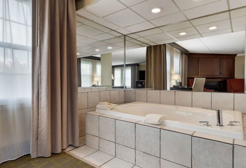 فندق Best Western Plus White Bear Country Inn