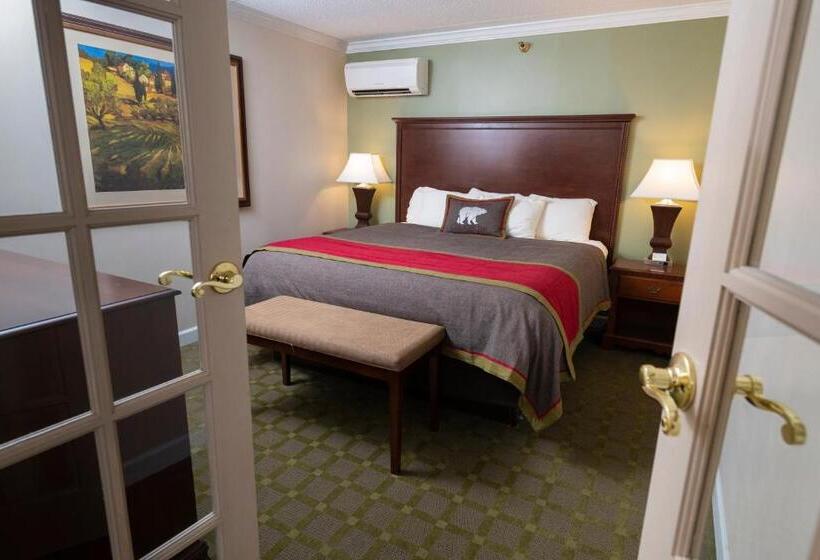 فندق Best Western Plus White Bear Country Inn