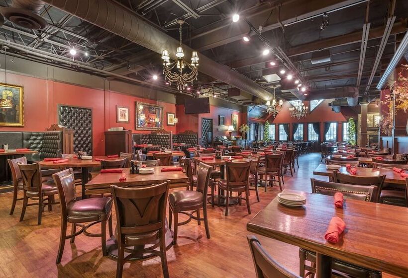 فندق Best Western Plus White Bear Country Inn