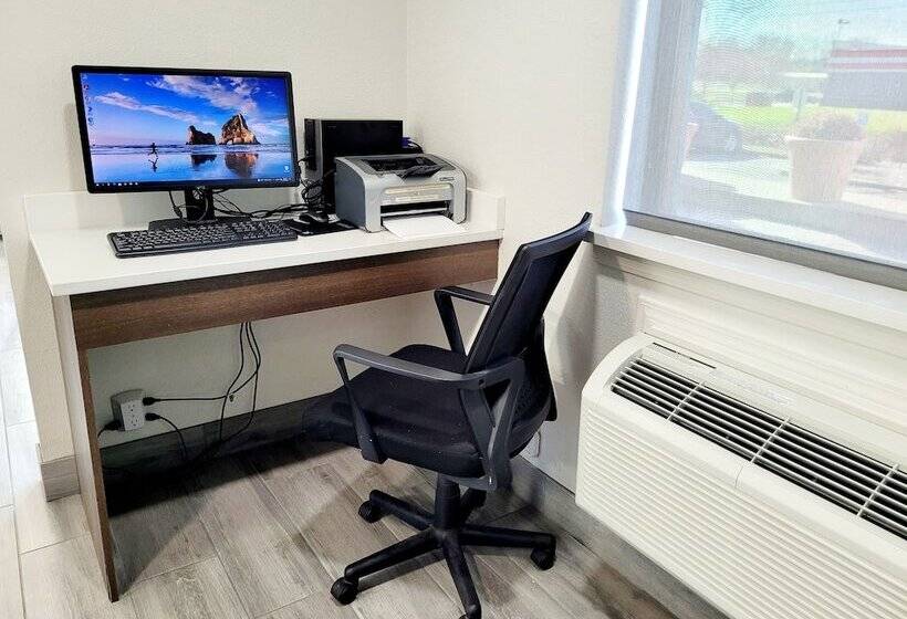 בית מלון כפרי Clarion Pointe Harrodsburgdanville