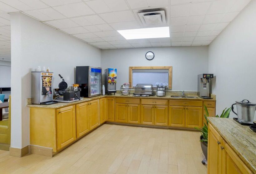 فندق Comfort Inn Asheville Airport