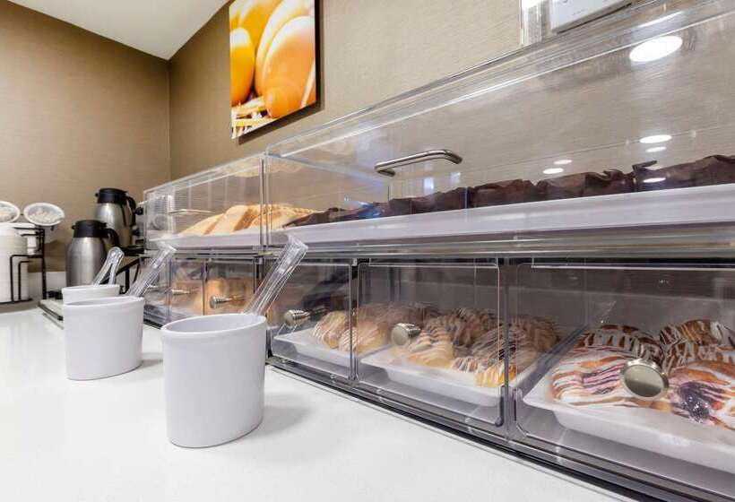 Отель Comfort Inn Charlotte Airport Uptown