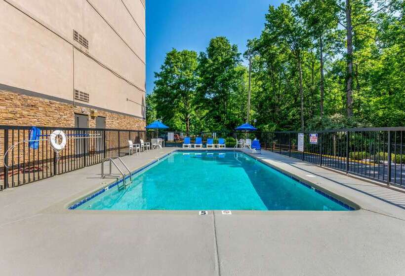 Отель Comfort Inn Charlotte Airport Uptown
