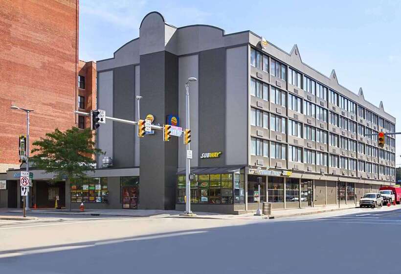 בית מלון כפרי Comfort Inn Downtown