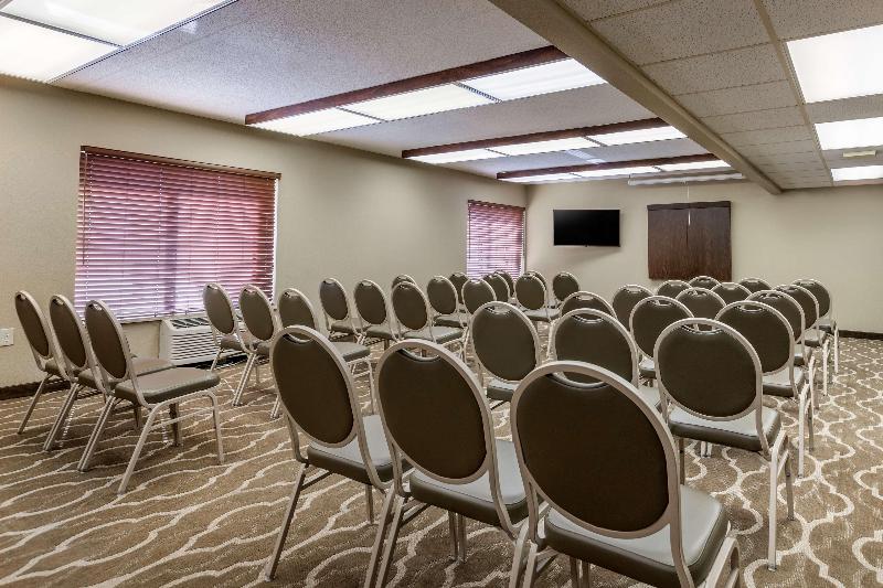 Отель Comfort Inn Grand Rapids Airport