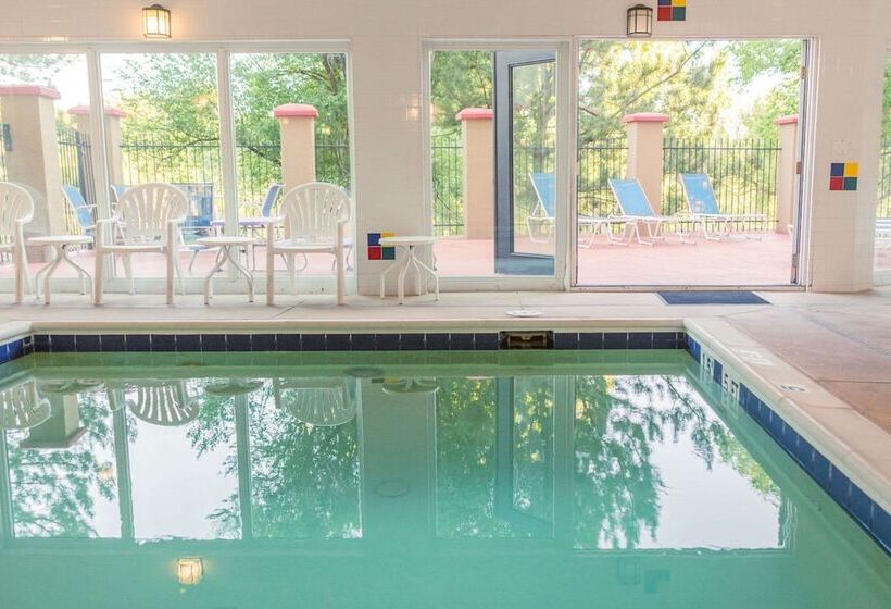 ホテル Comfort Inn North  Air Force Academy Area