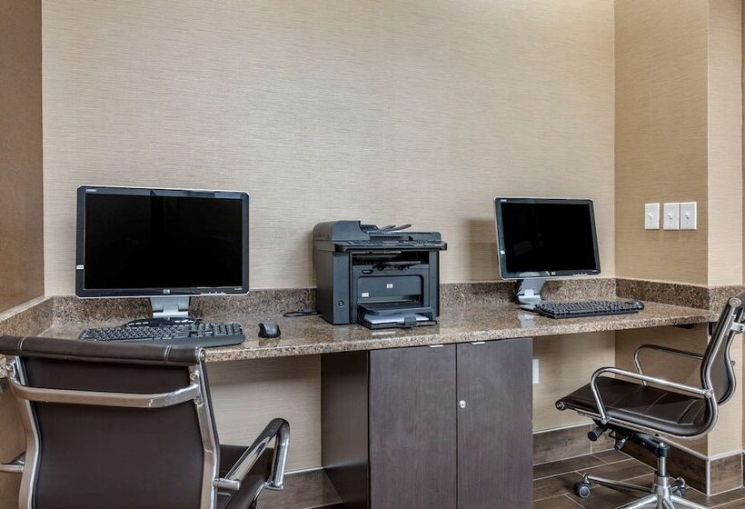 هتل Comfort Inn Northeast