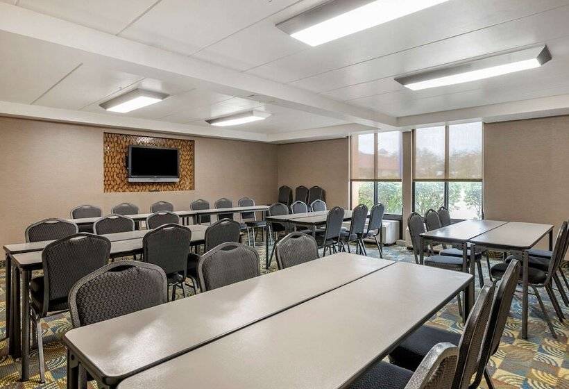 هتل Comfort Inn Northeast