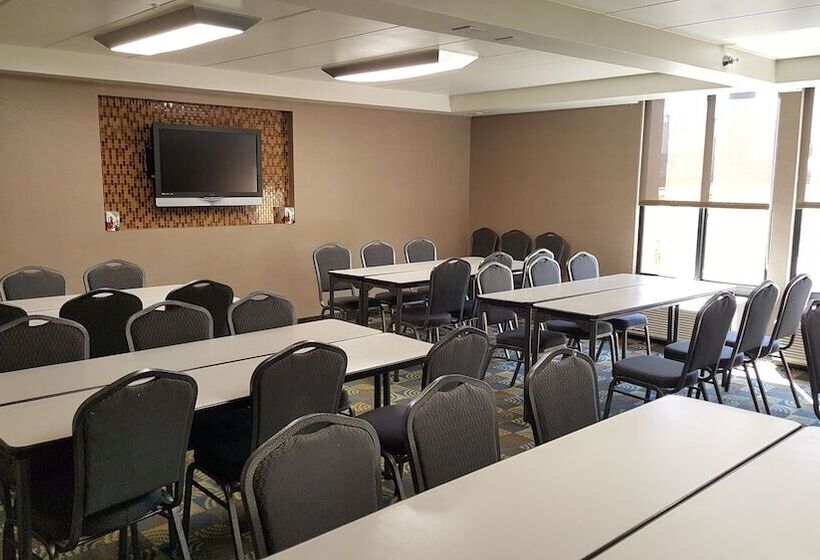 هتل Comfort Inn Northeast