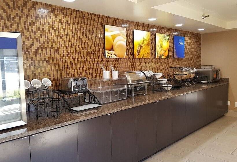 هتل Comfort Inn Northeast