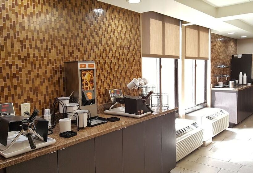 هتل Comfort Inn Northeast