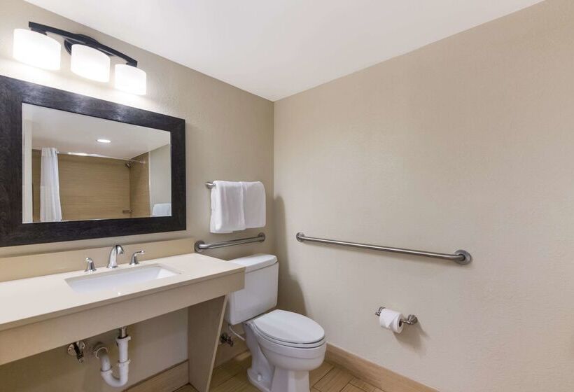 فندق Comfort Inn South Oceanfront