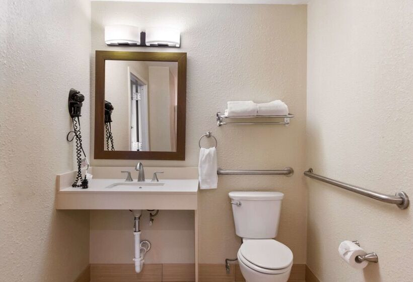 فندق Comfort Inn South Oceanfront