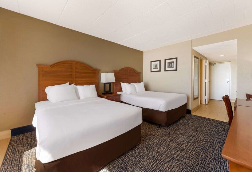 فندق Comfort Inn South Oceanfront