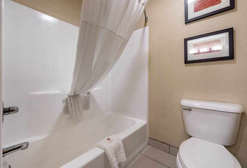 فندق Comfort Inn & Suites Hays I70