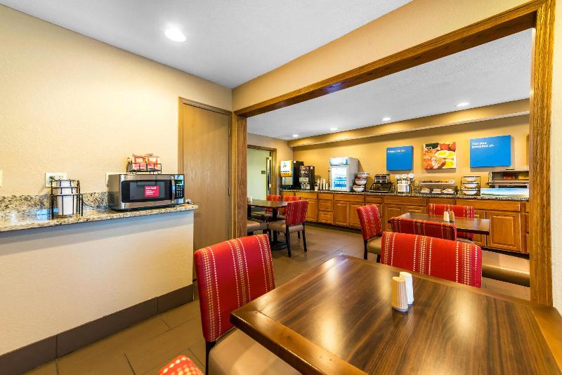 فندق Comfort Inn & Suites Hays I70