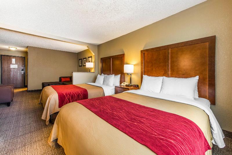 فندق Comfort Inn & Suites Hays I70