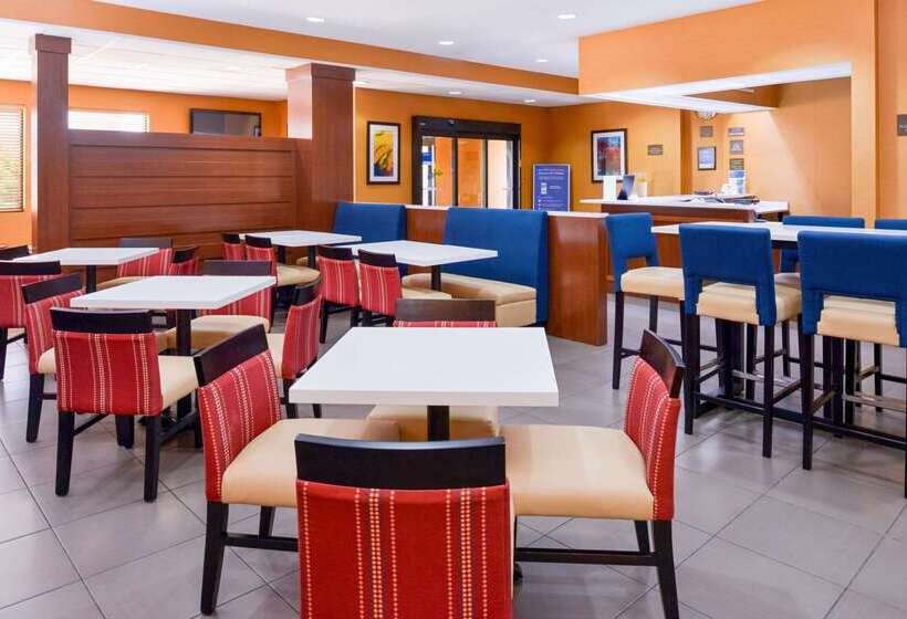 فندق Comfort Inn & Suites