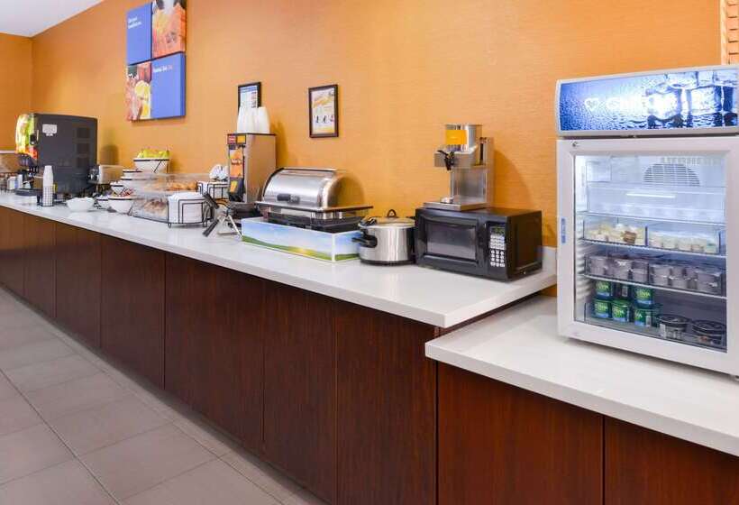فندق Comfort Inn & Suites