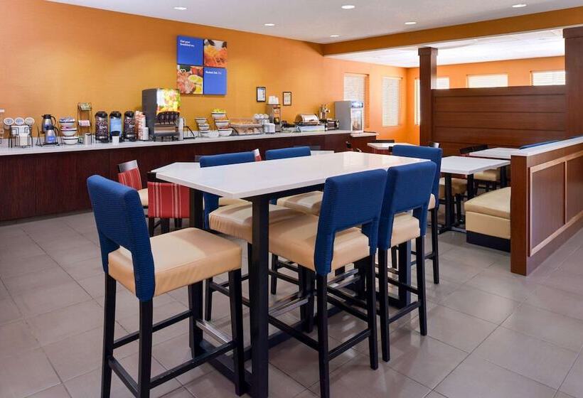 فندق Comfort Inn & Suites