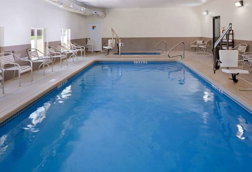 فندق Comfort Inn & Suites