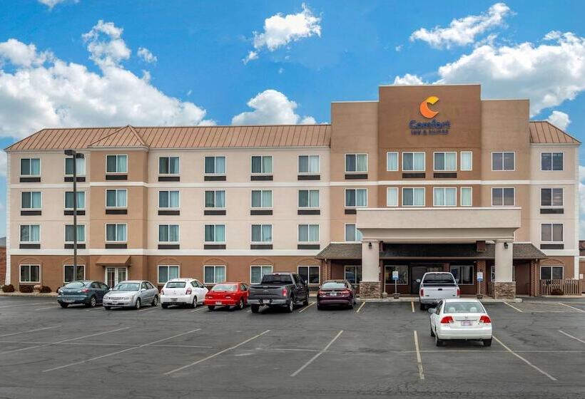 هتل Comfort Inn & Suites
