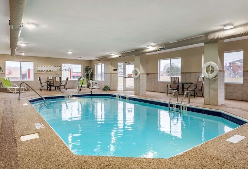 هتل Comfort Inn & Suites