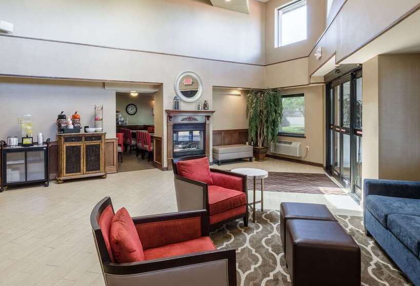 هتل Comfort Inn & Suites