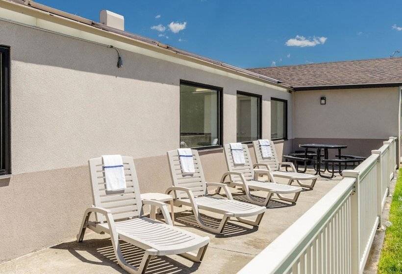 هتل Comfort Inn & Suites