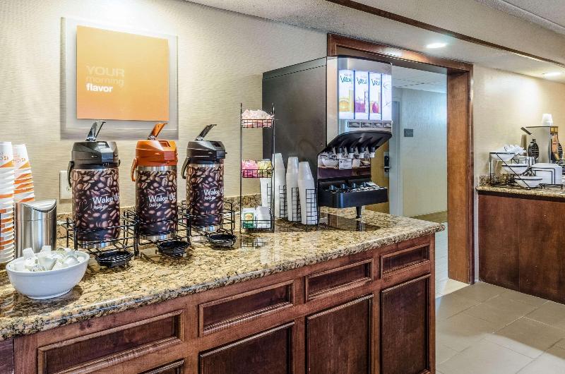 هتل Comfort Inn & Suites