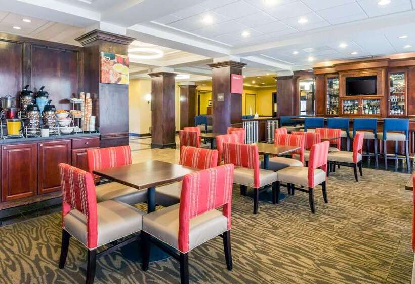 فندق Comfort Suites At Woodbridge