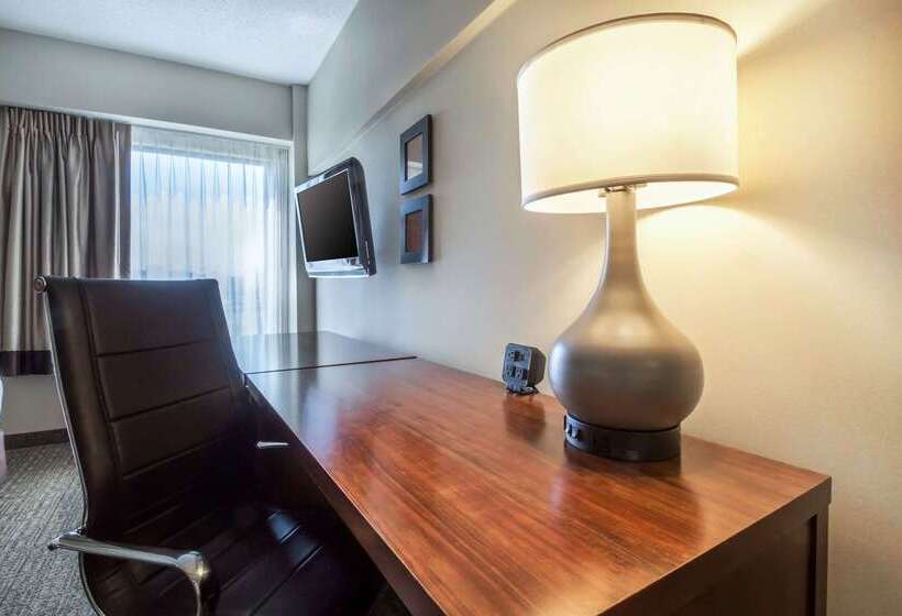 فندق Comfort Suites At Woodbridge