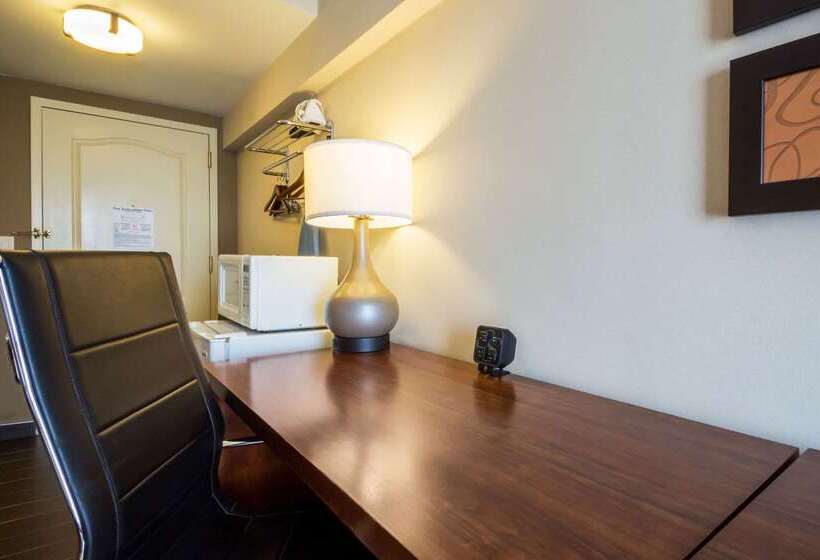 فندق Comfort Suites At Woodbridge