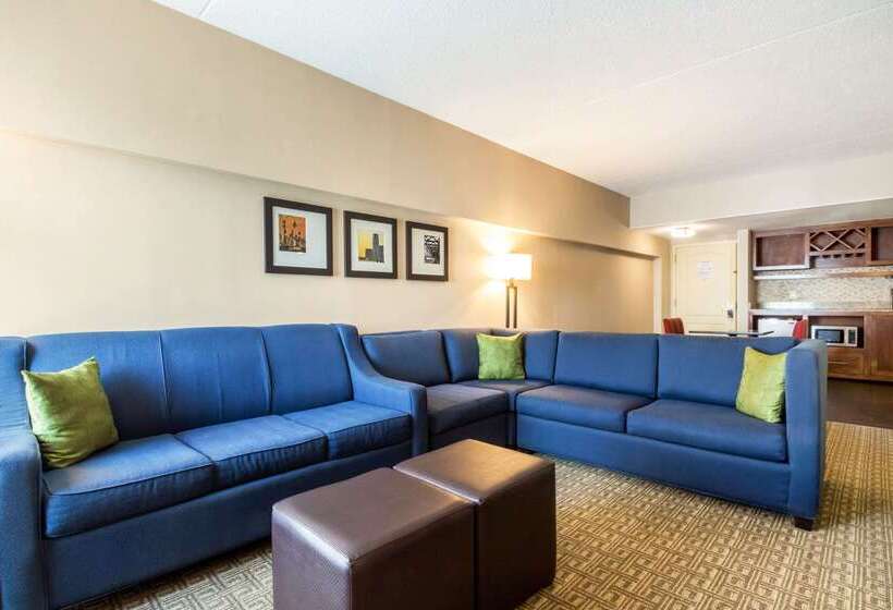 فندق Comfort Suites At Woodbridge