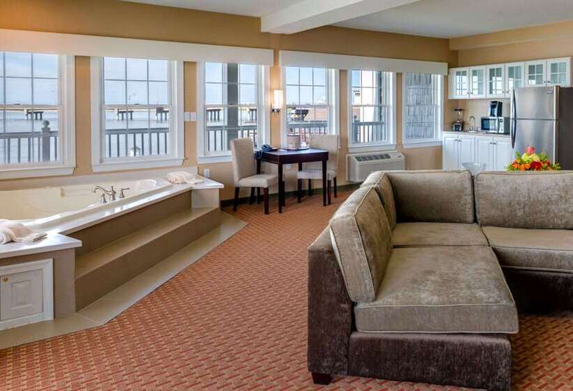 فندق Comfort Suites Chincoteague Island Bayfront Resort