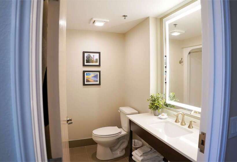 فندق Comfort Suites Chincoteague Island Bayfront Resort