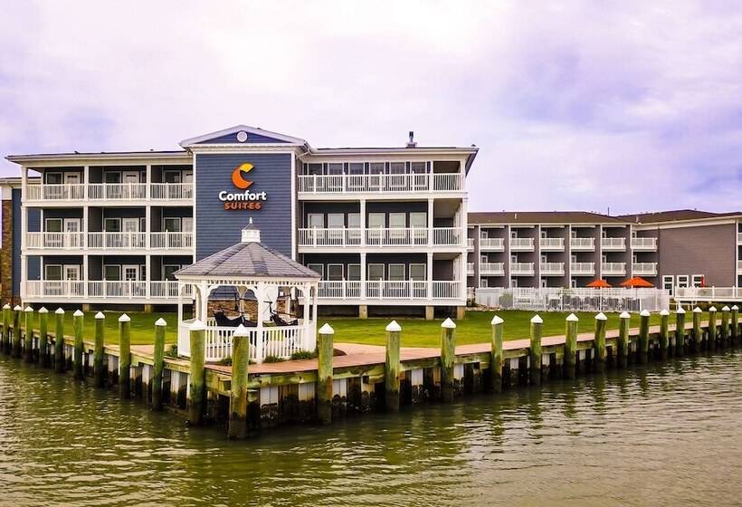 فندق Comfort Suites Chincoteague Island Bayfront Resort