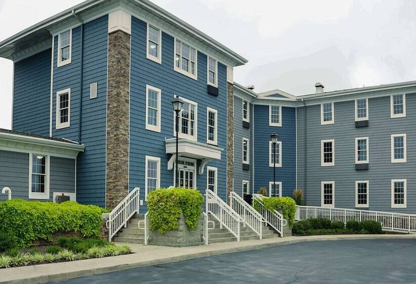 فندق Comfort Suites Chincoteague Island Bayfront Resort