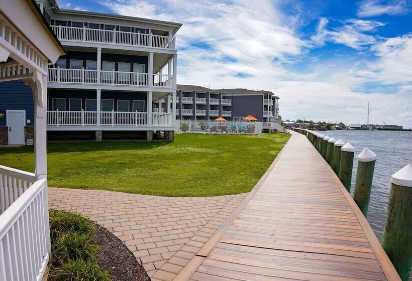 فندق Comfort Suites Chincoteague Island Bayfront Resort