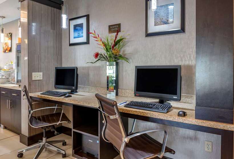 호텔 Comfort Suites Columbus West Hilliard