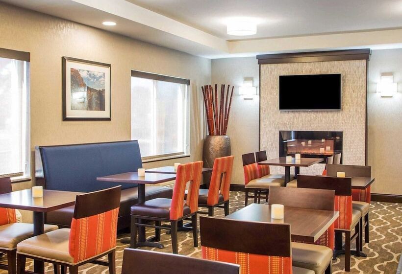 호텔 Comfort Suites Columbus West Hilliard