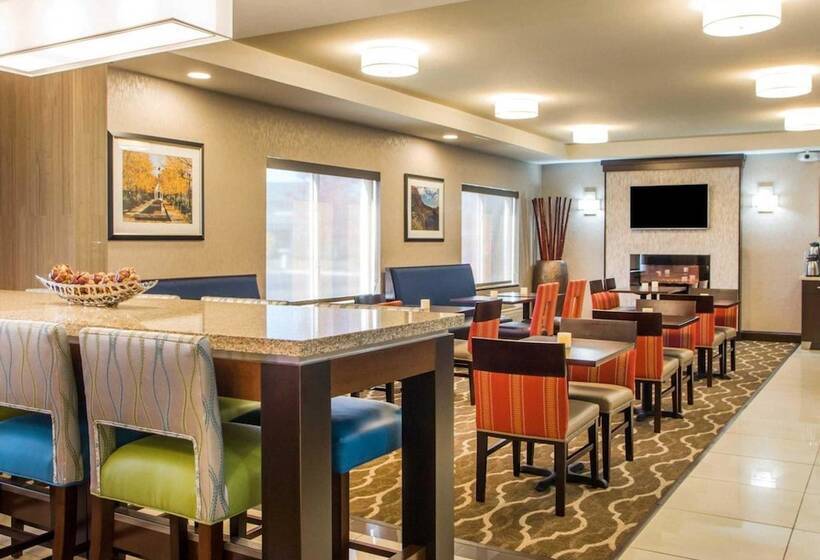 호텔 Comfort Suites Columbus West Hilliard