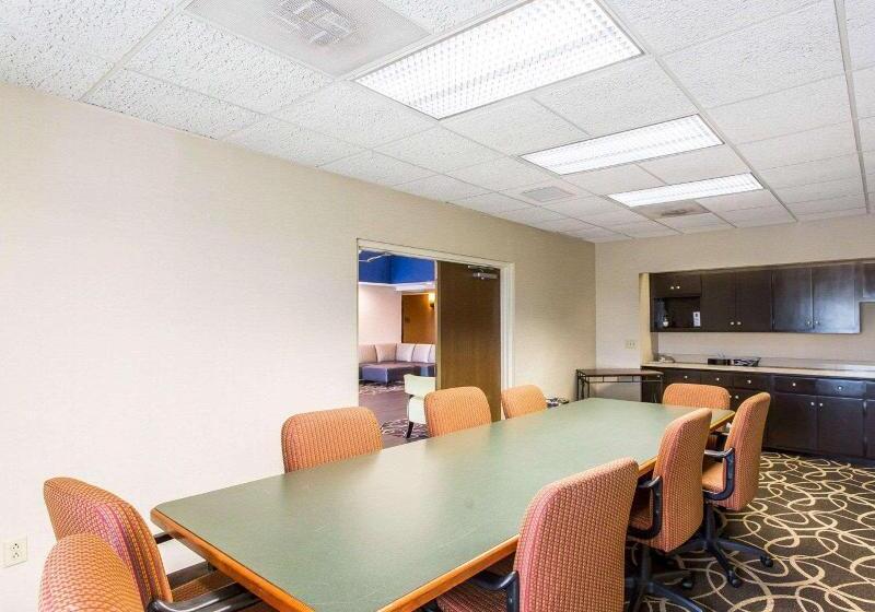 בית מלון כפרי Comfort Suites Cookeville