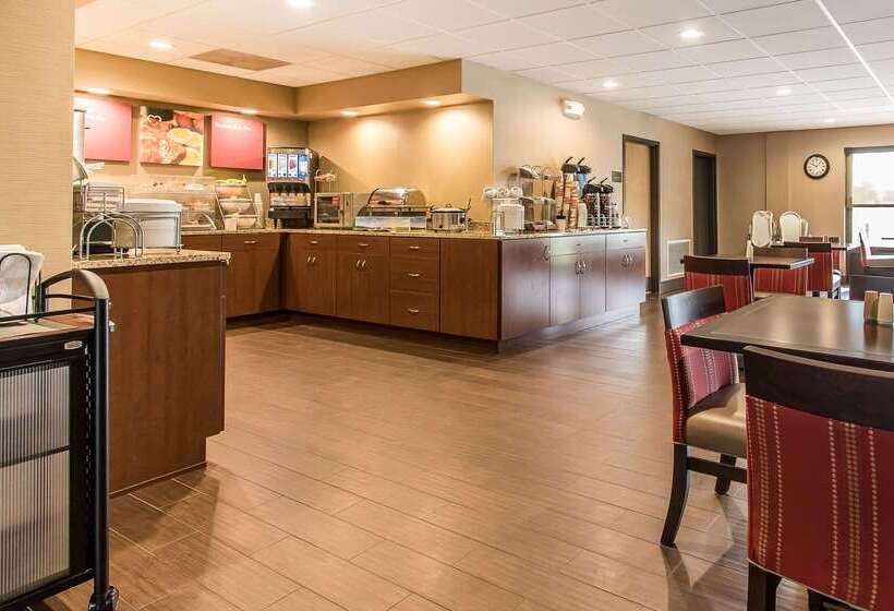 בית מלון כפרי Comfort Suites Effingham