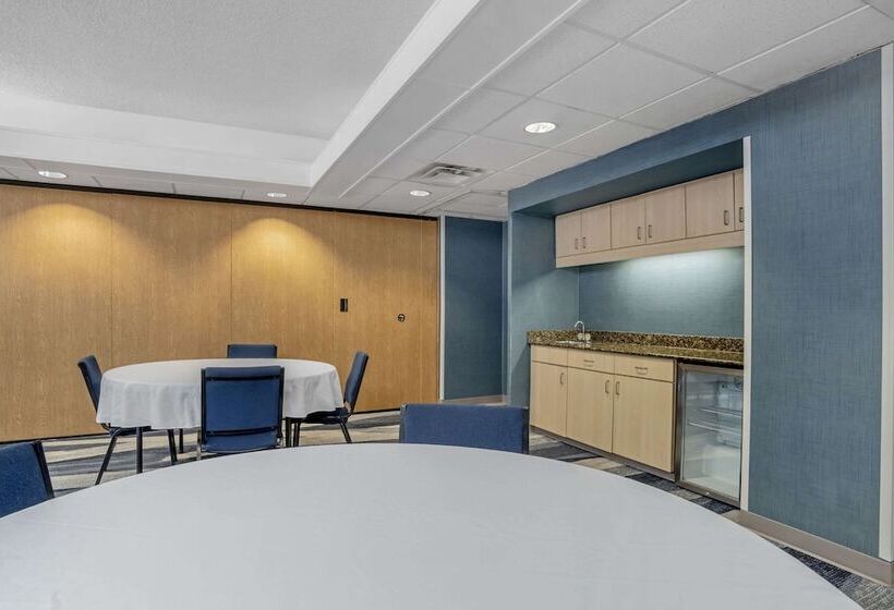 Отель Comfort Suites Gastonia  Charlotte