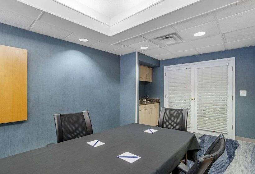 Отель Comfort Suites Gastonia  Charlotte