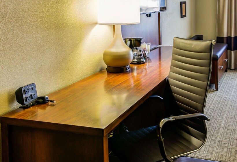 ホテル Comfort Suites Georgetown